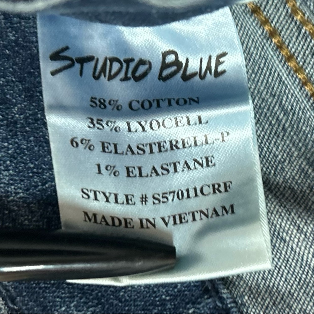 Mid Rise Cropped Skinny Jeans - Picture 6 of 7